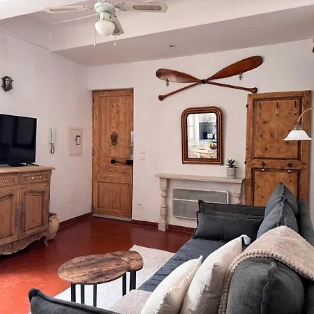 Apartamento 2-bedrooms Cosy Flat - 1 Minute Walk To Port Vauban *