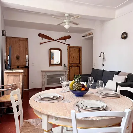 2-bedrooms Cosy Flat - 1 Minute Walk To Port Vauban *