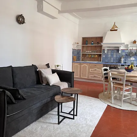 Apartamento 2-bedrooms Cosy Flat - 1 Minute Walk To Port Vauban *