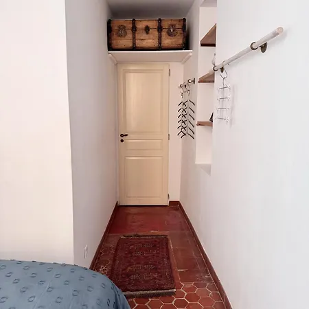 2-bedrooms Cosy Flat - 1 Minute Walk To Port Vauban