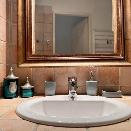2-bedrooms Cosy Flat - 1 Minute Walk To Port Vauban Antibes