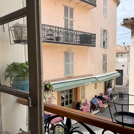 Apartamento 2-bedrooms Cosy Flat - 1 Minute Walk To Port Vauban *